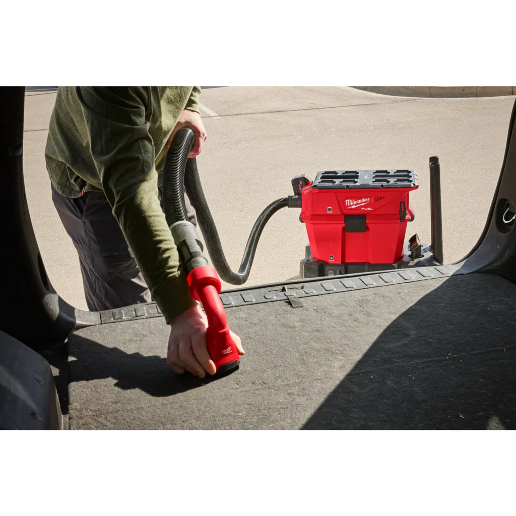 Milwaukee Tool M18 FUEL NEXUS 6 Gallon Wet/Dry Vacuum w/ PACKOUT Compatibility w/ FREE Batt